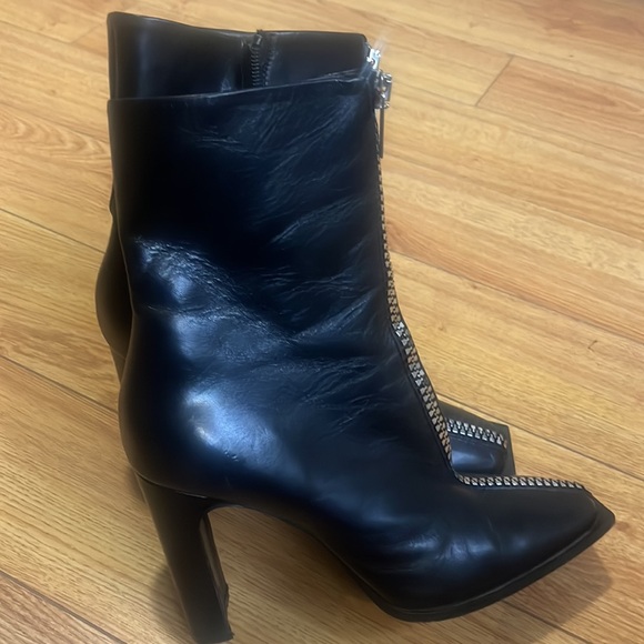 HEELED ANKLE BOOTS WITH FRONT ZIPPERS - Picture 2 of 7
